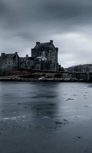 Eilen Donan Castle, dark Wallpaper 1200x2000