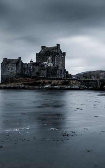Eilen Donan Castle, dark Wallpaper 1600x2560
