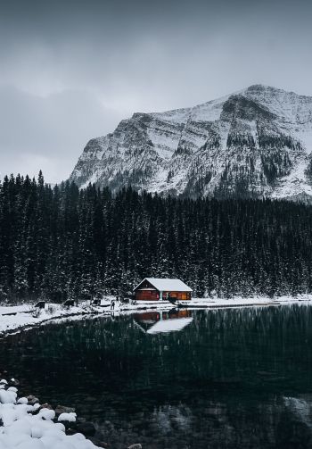 Обои 1640x2360 дом у озера, снег, зима