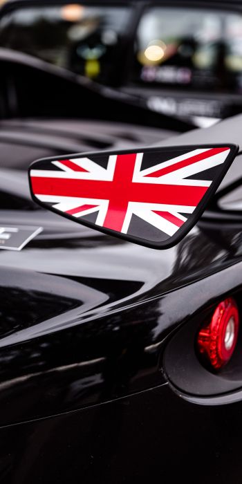 Обои 720x1440 черный, спортивная машина, флаг Великобритании