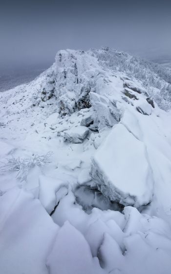Обои 1600x2560 горный хребет, снег, зима