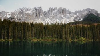 Обои 1600x900 горный хребет, озеро, пейзаж