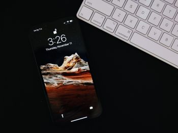 smartphone, keyboard, black Wallpaper 1024x768