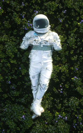 astronaut Wallpaper 800x1280