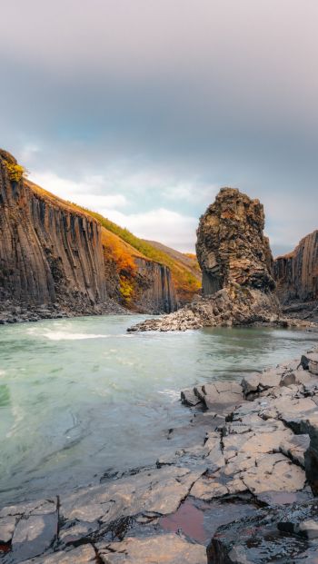 Обои 640x1136 Исландия, река, пейзаж