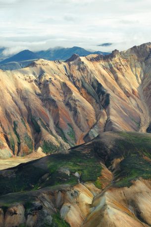Iceland, mountain range, valley Wallpaper 640x960