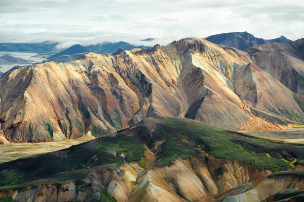 Iceland, mountain range, valley Wallpaper 6000x4000