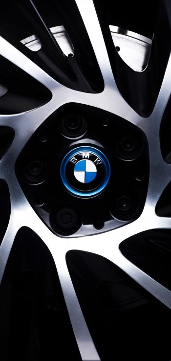 Обои 720x1520 литой диск BMW, логотип BMW