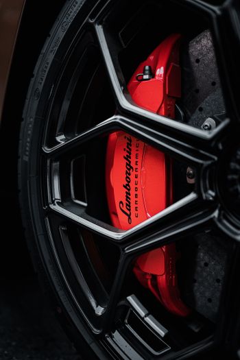 cast wheel Lamborghini Wallpaper 640x960