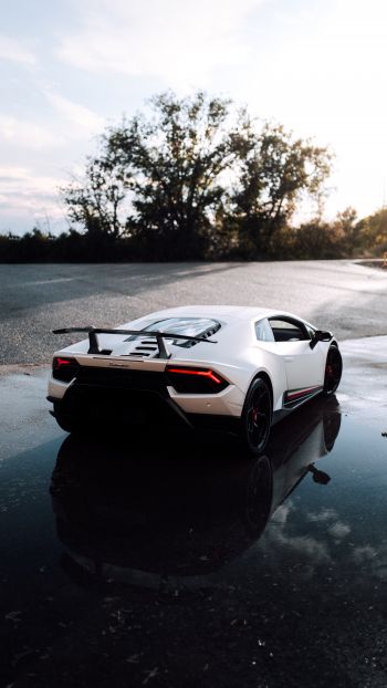 Обои 1080x1920 белый Lamborghini, спортивная машина