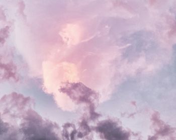 Обои 1280x1024 розовые облака, небо