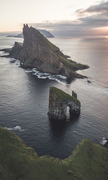 Обои 1200x2000 Фарерские острова, вид с высоты птичьего полета, море