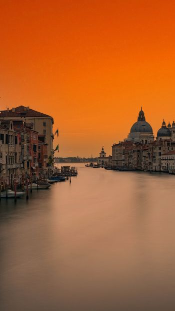 Обои 640x1136 Венеция, вечерний город