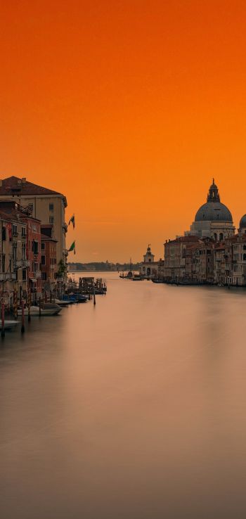Обои 720x1520 Венеция, вечерний город