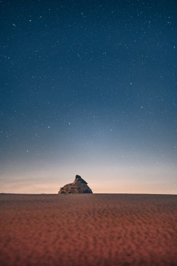 Обои 640x960 звездное небо, пустыня