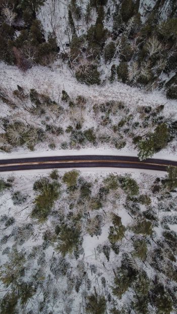 winter road, top view Wallpaper 640x1136