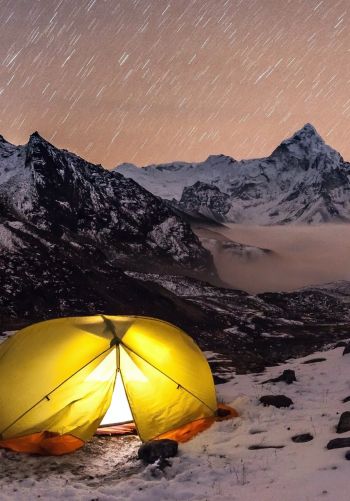 Обои 1668x2388 палатка, горная местность