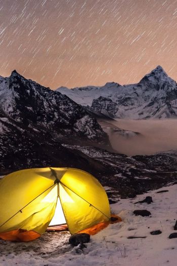 Обои 640x960 палатка, горная местность
