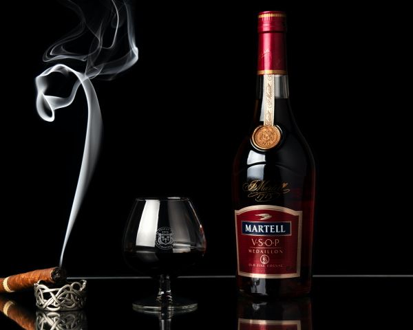 cigar, bottle, liquor Wallpaper 1280x1024