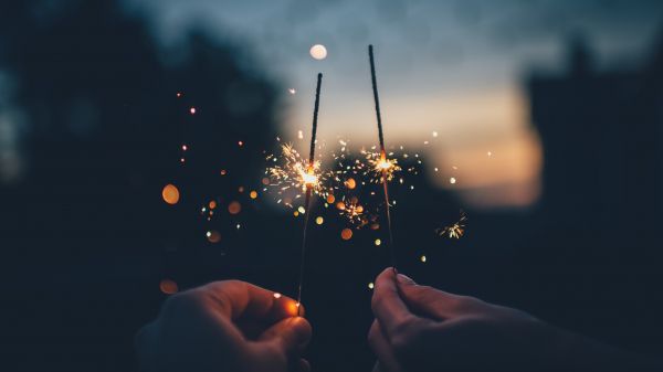 sparklers, New Year, romance Wallpaper 2560x1440
