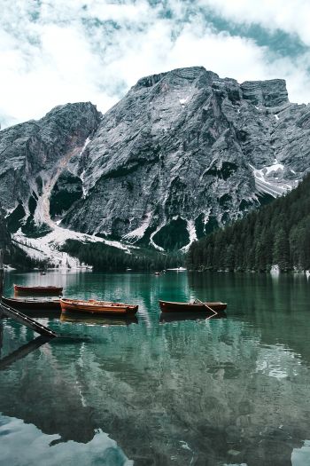 Lake, boats, mountain landscape Wallpaper 640x960