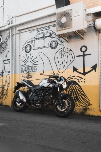 Обои 640x960 Мотоцикл, граффити, улицы