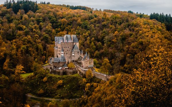 Castle Eltz, Germany Wallpaper 1920x1200