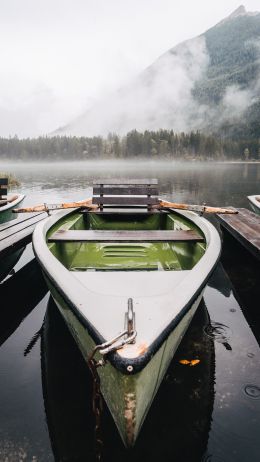 Обои 1440x2560 лодка, озеро, туман, горы