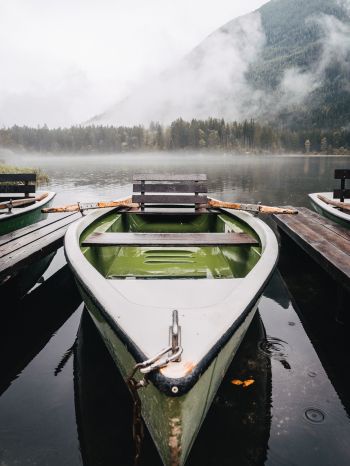 Обои 1620x2160 лодка, озеро, туман, горы