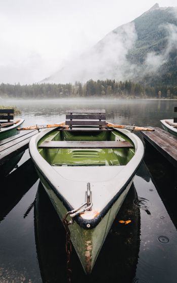 Обои 1752x2800 лодка, озеро, туман, горы