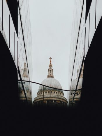 St. Paul's Cathedral Wallpaper 1668x2224