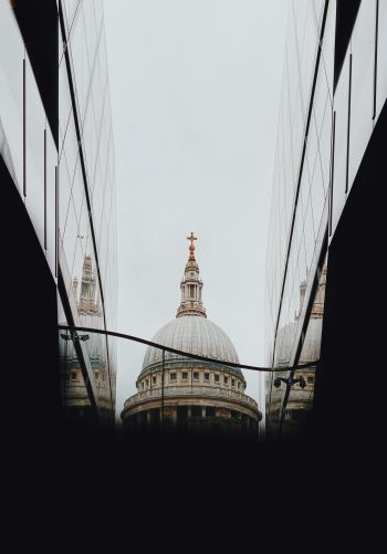 St. Paul's Cathedral Wallpaper 1668x2388