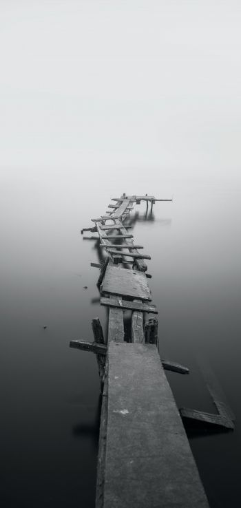 Обои 1080x2280 озеро, мостки, туман