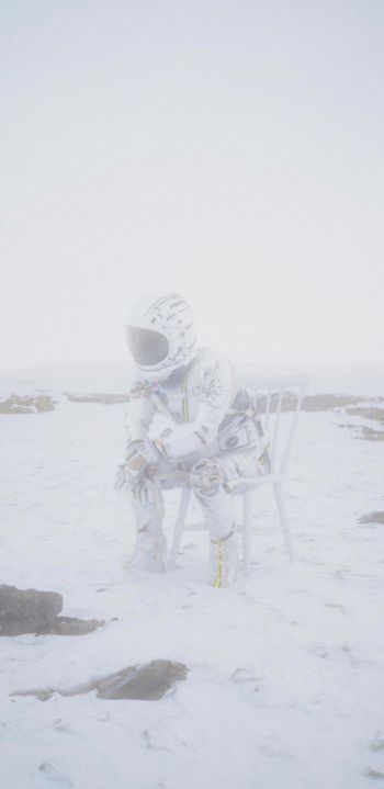astronaut, highlands Wallpaper 1080x2220