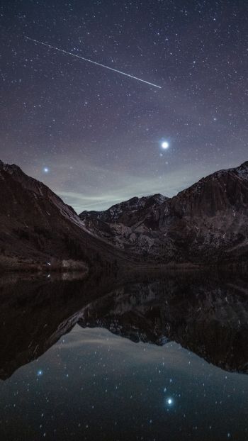 Обои 1440x2560 зведное небо, ночь, озеро