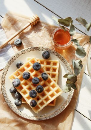 waffles, berries, honey Wallpaper 4000x5723
