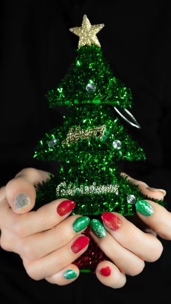 Christmas tree, girl, nails, manicure, star, black background Wallpaper 640x1136