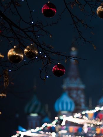 Обои 1620x2160 Москва, украшения, лампочки, ночь, расфокусировка