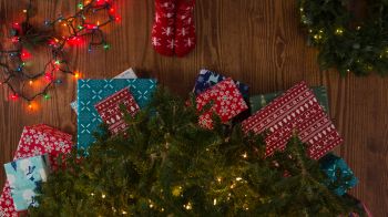gifts, Christmas tree, holidays, feet, socks, bright light bulbs Wallpaper 1920x1080
