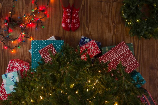 gifts, Christmas tree, holidays, feet, socks, bright light bulbs Wallpaper 5760x3840