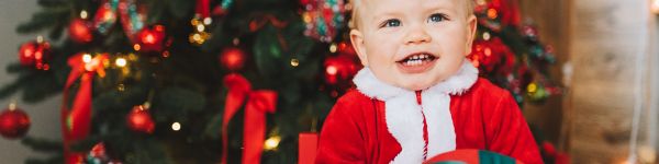 baby, smile, little santa, new year photo shoot Wallpaper 1590x400