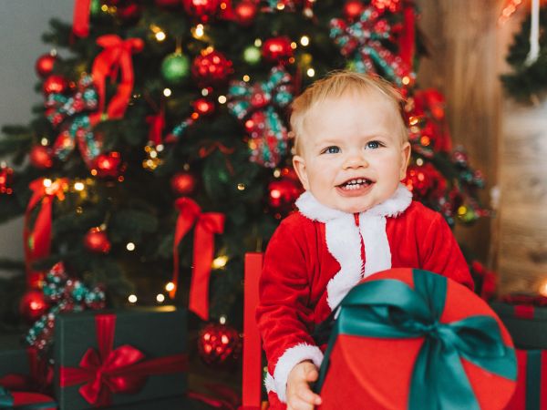 baby, smile, little santa, new year photo shoot Wallpaper 1024x768