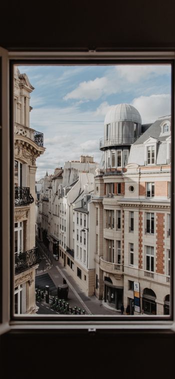 Обои 1284x2778 из окна, окно, воздух, улицы, Париж, уют