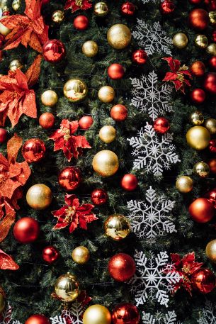 Обои 640x960 украшения на елку, снежинки, красный, золотой, шарики, настроение, праздник, счастье