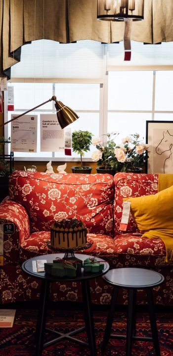 comfort, house, warm, sofa, plaid, cake, lamp Wallpaper 1440x2960