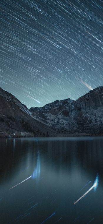 Обои 1080x2340 звезды, звезды падают, длинная выдержка, озеро, горное озеро, горы