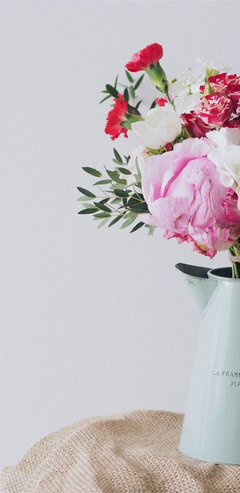 Обои 1080x2220 букет, эстетика, ваза, пионы, розы
