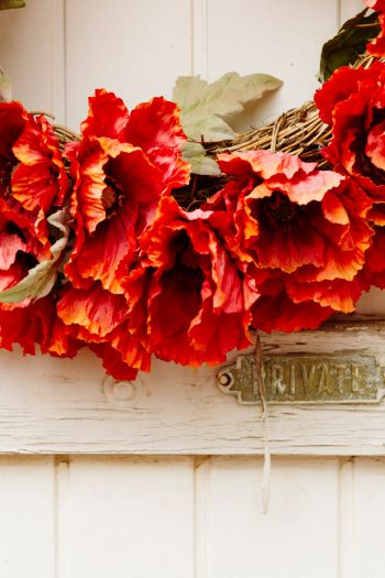 wreath, flowers, decoration, door, wood door Wallpaper 640x960