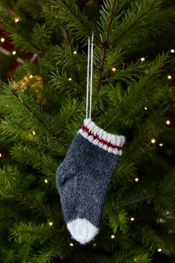 sock, lights, spruce, Christmas tree, decoration, New Year Wallpaper 640x960
