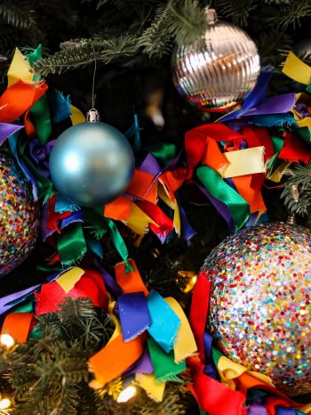christmas toys, confetti, bright, holiday, New Year Wallpaper 2048x2732